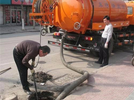 虎门港管委会清掏化粪池，健康生活从这里开始